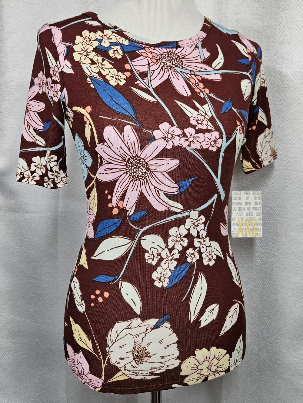 LuLaRoe Gigi XXS Short Sleeve Floral Shirt Top in Burgundy with Pink & Blue
